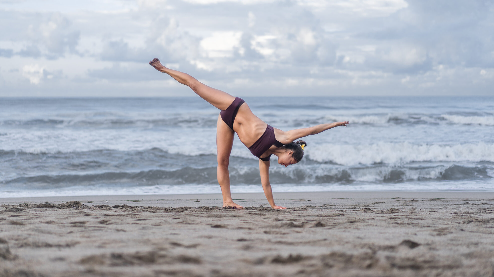 26 asanas par 2 exercices - posture demi-lune