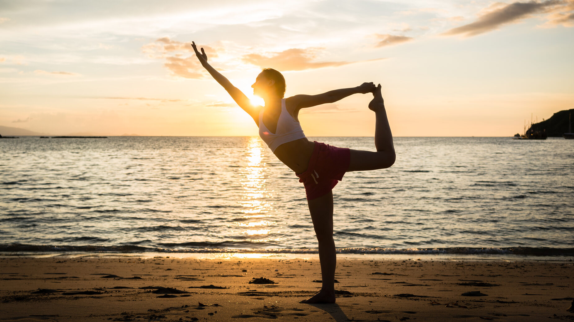 26 asanas par 2 exercices - Posture de l'Arc Debout