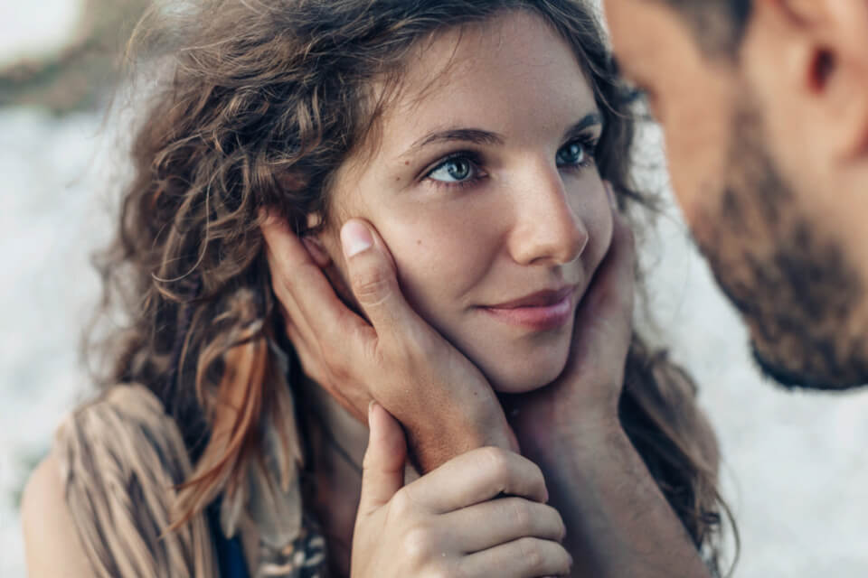 Quand la bonne personne vous embrasse, tout change dans le monde